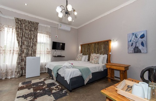 Hazyview House | Woodpeckers Guest House