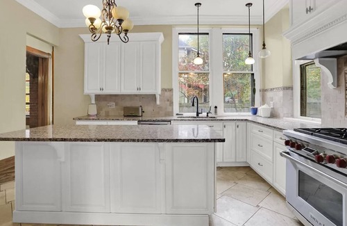 Holy Cross House | Woodruff Manor 11 Bedroom Estate - 20+ guests