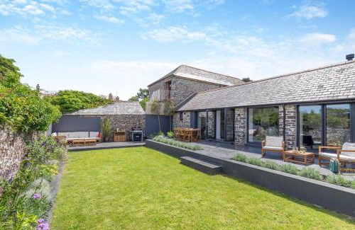 Hartland House | Woodside Barn Hartland