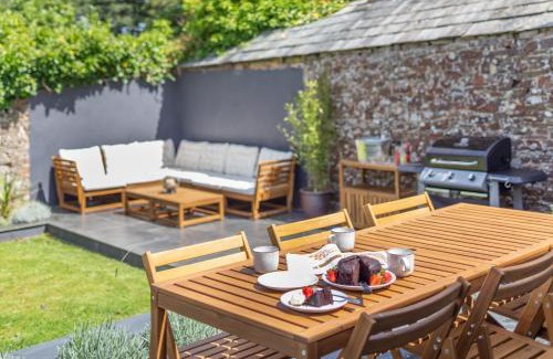 Hartland House | Woodside Barn Hartland
