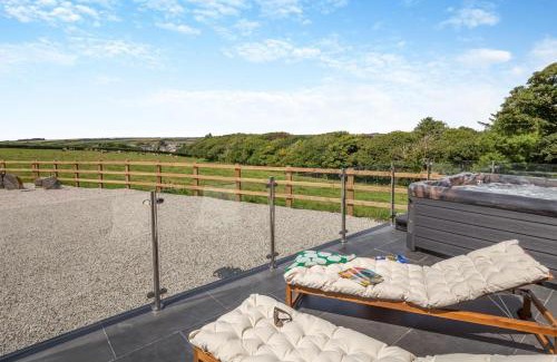 Hartland House | Woodside Barn Hartland