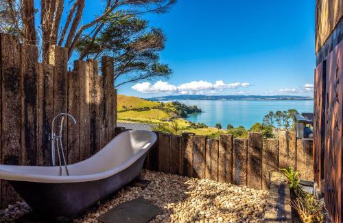 Waiheke Island House | Woodside Bay Cottage, Woodside Bay - Be My Guest Waiheke