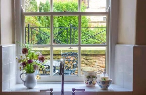 Potter Brompton Cottage | WOODSIDE COTTAGE, pet friendly, with open fire in Brompton-By-Sawdon
