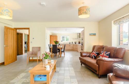 Aldborough House | Woodside