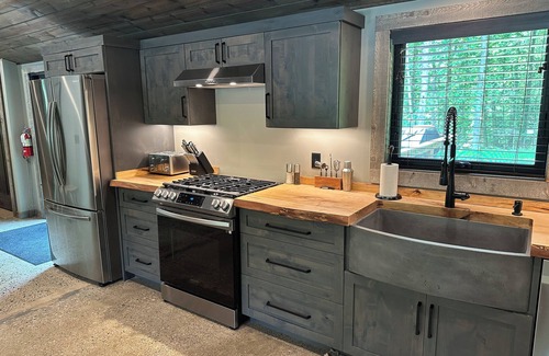 Madison Cabin | Woodside Ranch House w/Hot Tub, Private Deck & Scenic Trails in Wine Country