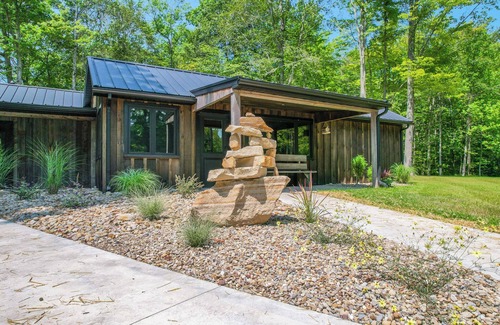 Madison Cabin | Woodside Ranch House w/Hot Tub, Private Deck & Scenic Trails in Wine Country
