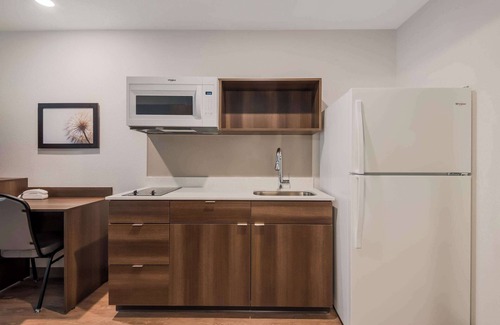 Bellflower Hotel | WoodSpring Suites Bellflower - Los Angeles