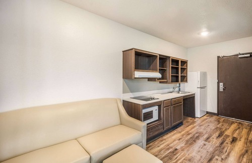 Braden River Hotel | WoodSpring Suites Bradenton