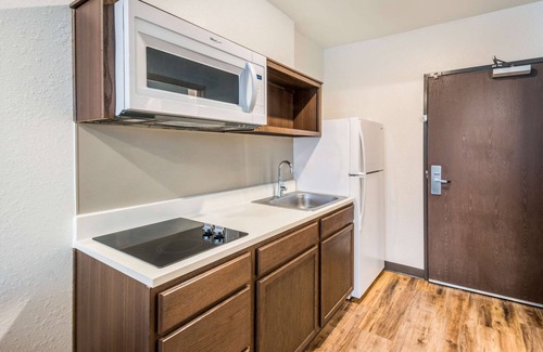 Braden River Hotel | WoodSpring Suites Bradenton