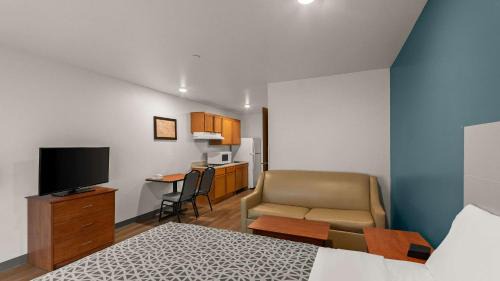 Evansville Hotel | WoodSpring Suites Evansville