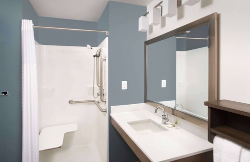 Fargo Hotel | WoodSpring Suites Fargo North Near NDSU
