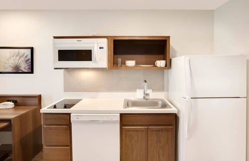 Southeast Houston Hotel | WoodSpring Suites Houston 288 South Medical Center