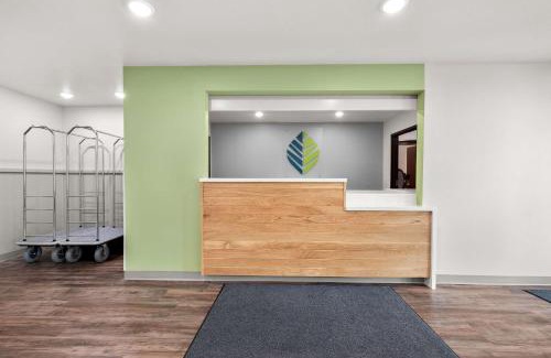 Huntsville Hotel | WoodSpring Suites Huntsville - Research Park
