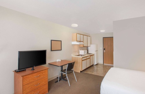 Southside Hotel | WoodSpring Suites Jacksonville Beach Blvd