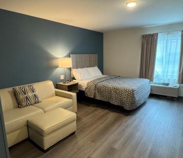Ashley Oaks Hotel | WoodSpring Suites Knoxville - Cedar Bluff