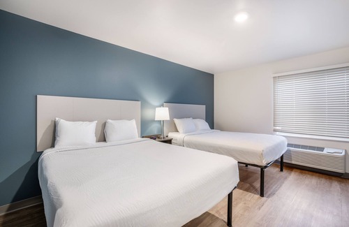 Libertyville Hotel | WoodSpring Suites Libertyville - Chicago