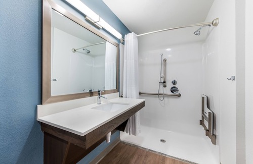 Bearss Plaza Hotel | WoodSpring Suites Tampa Airport North Veterans Expressway