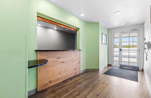 Tulsa Hotel | WoodSpring Suites Tulsa