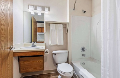 Tulsa Hotel | WoodSpring Suites Tulsa