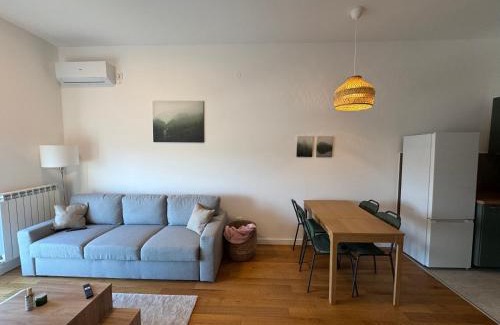 Zvezdara Apartment | Woodstar Apart