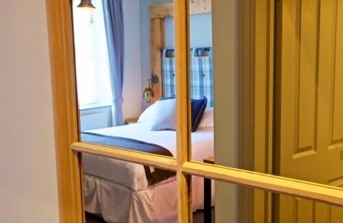Woodstock House | Woodstock Arms