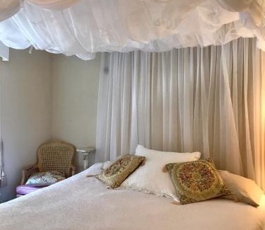 Independence Bed & Breakfast | Woodstock Inn Bed & Breakfast