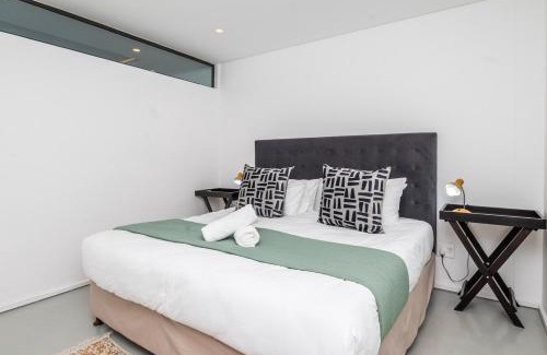 Cape Town City Centre Apartment | Woodstock Mountain Scenery