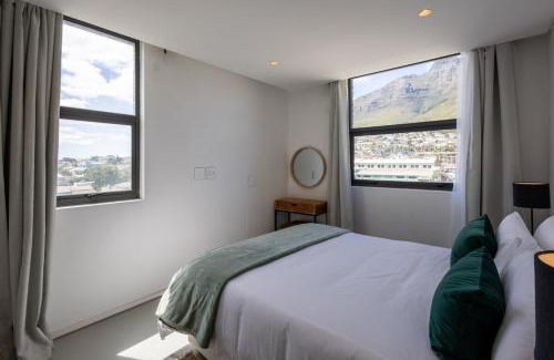 Cape Town City Centre Apartment | Woodstock Retreat Mountain Views