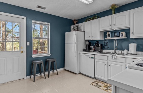 Athens Condo | Woodstone Retreat right next to UGA golf course!