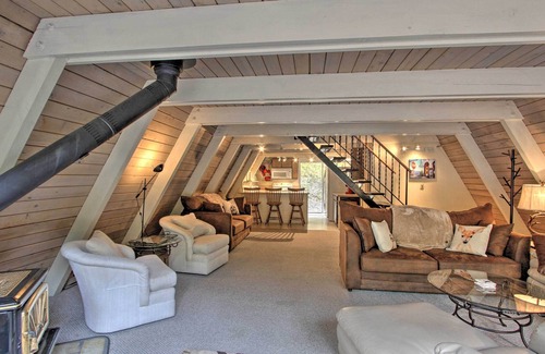 Roslyn Ridge Cabin | Woodsy A-Frame Chalet Half Mile to Cle Elum Lake!