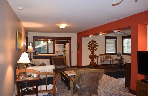 Norton Shores Cottage | Woodsy Lake House @ Lake Michigan SPeCiaL 9/2-6 1000 <4 family members
