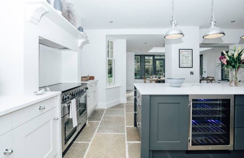 Henley House | Woodvale Retreat - Sleeps 10