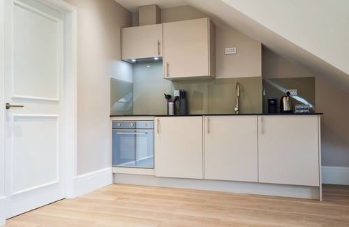 Highgate Apartment | Woodview Serviced Apartments by Concept Apartments