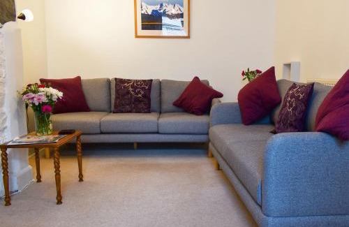Porthmadog House | Woodville