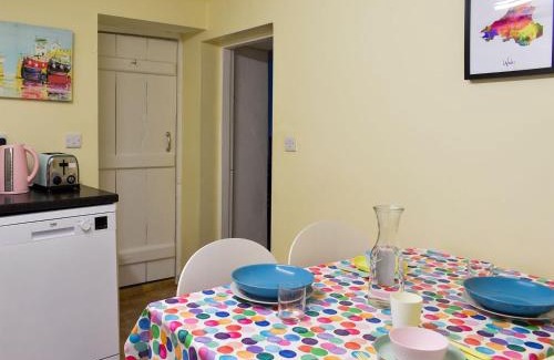 Porthmadog House | Woodville