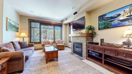 Woodwinds Apartment | Woodwinds #1303 condo