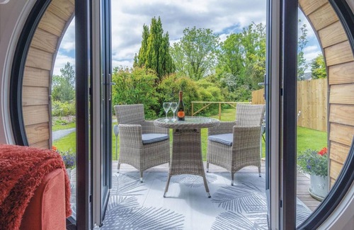 Kilgetty Apartment | Woody - 1 Bedroom Pod - Cold Inn