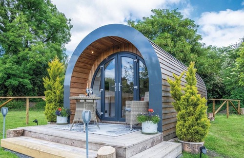 Kilgetty Apartment | Woody - 1 Bedroom Pod - Cold Inn