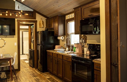 Coosa House | Woody-a Tiny Home Getaway