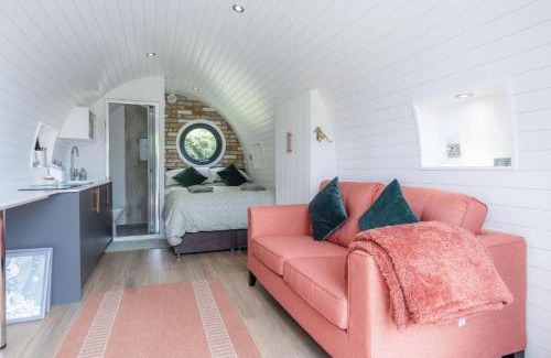 Kilgetty Apartment | Woody's - 1 Bedroom Pod - Cold Inn