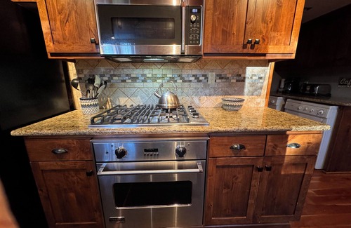 North Upper Truckee Cabin | Woody's Cabin - Your Ski-Lease and Mid-Term Stay at Lake Tahoe