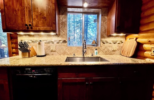 North Upper Truckee Cabin | Woody's Cabin - Your Ski-Lease and Mid-Term Stay at Lake Tahoe