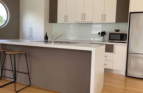 Venus Bay House | Woorak9 - Lovely modern three bedroom house,
