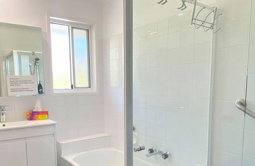 Woorim Cottage | Woorim Secluded Palms Cottage