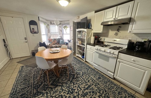 Mill River Apartment | Wooster Square Private 3 Bedrooms Apizza Yale SOM Downtown