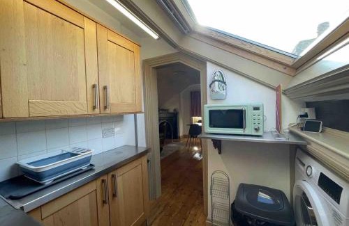 Barbourne Apartment | Worcester City Centre self check-in cosy loft apartment