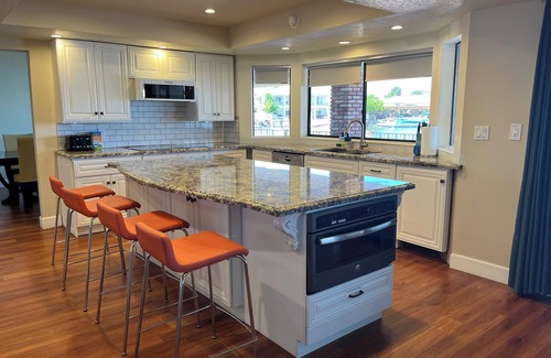 Spring Valley Lake House | WORK and PLAY. Beautiful, Spacious LakeFront home located in Victorville Ca.
