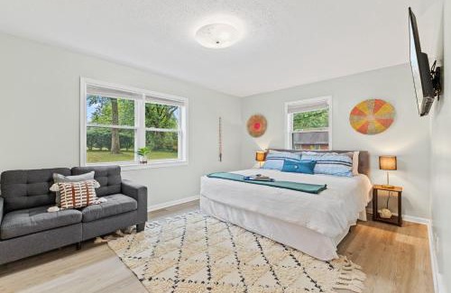 Jeffersonville - Clarksville House | Work-friendly & near downtown