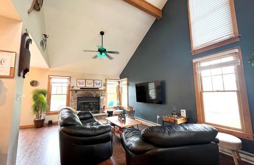 Tannersville House | Work & Play for Executives