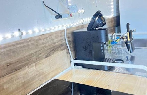 North Miami Beach Apartment | Work, Rest and Play: WiFi, TV and Backyard Bliss